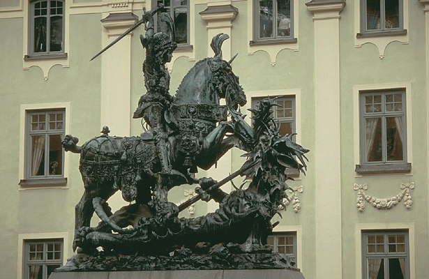 Монумент Святой Георгий, поражающий дракона. Старый Стокгольм.