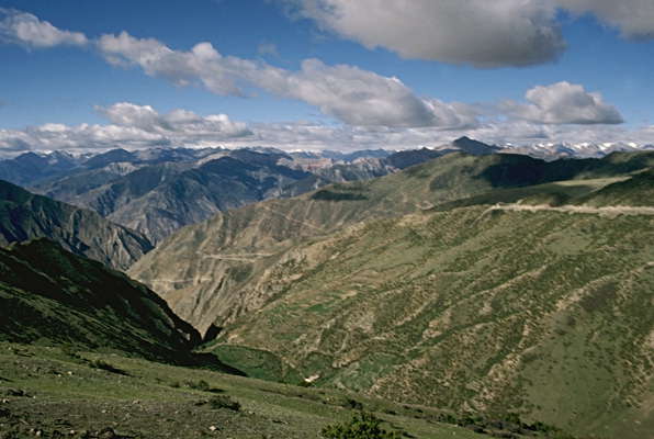 Горный пейзаж. Восточный Тибет.