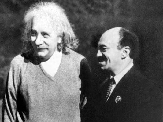 Альберт Эйнштейн (слева) и Соломон Михоэлс.
