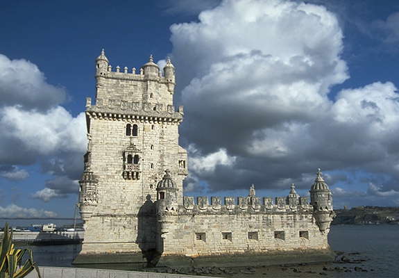 Лиссабон. Башня-маяк Торри ди Белен. 1515-20.