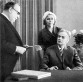 Л. Д. Ландау (сидит). 1962