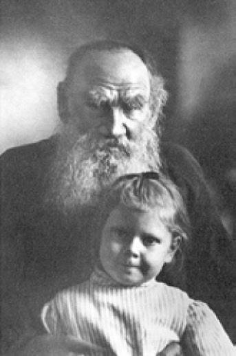 Л. Н. Толстой с внучкой Верой. 1907