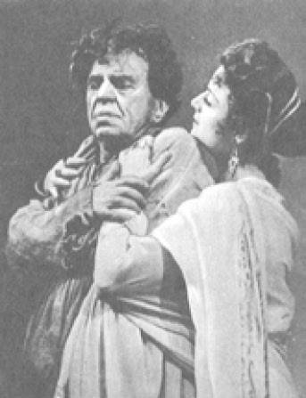 В. Топорков и А. Андреева в спектак ле «Лиса и виноград». 1958