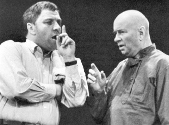 М. А. Ульянов (слева) и Н. С. Плотников в спектакле «Коронация». 1969